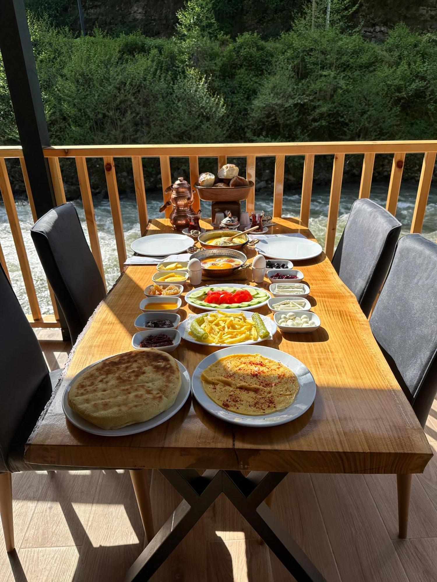 Ozden Bungalow Çamlıhemşin Buitenkant foto